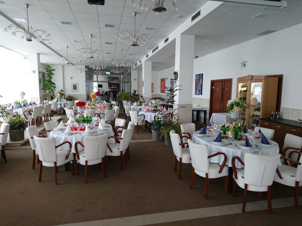 Hotel Limba Ctt Tvrdosin Extérieur photo